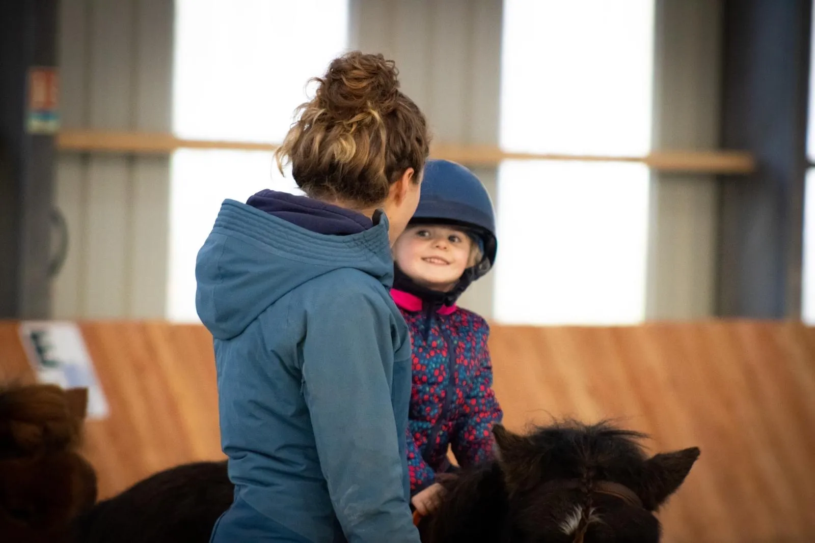Cours pour enfants d'équitation au centre equestre de Tromelin-Mahalon